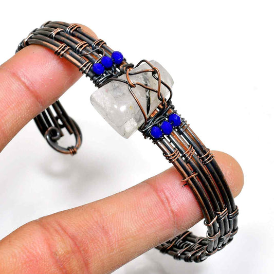 Aurora’s Shift – Labradorite Copper Bracelet