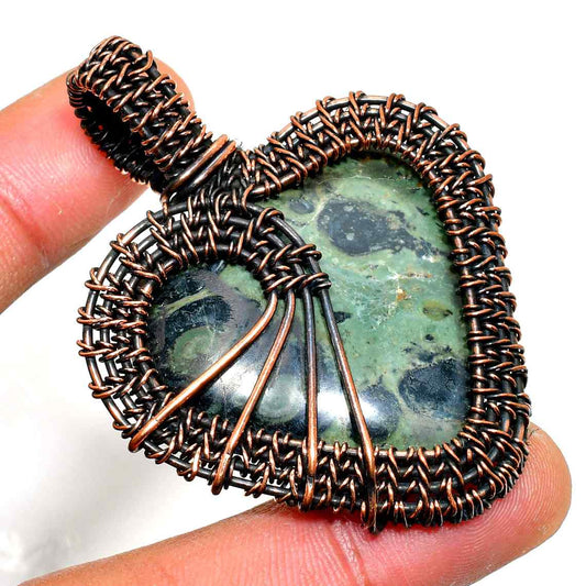 Heart of the Earth – Copper-Wrapped Natural Stone Pendant
