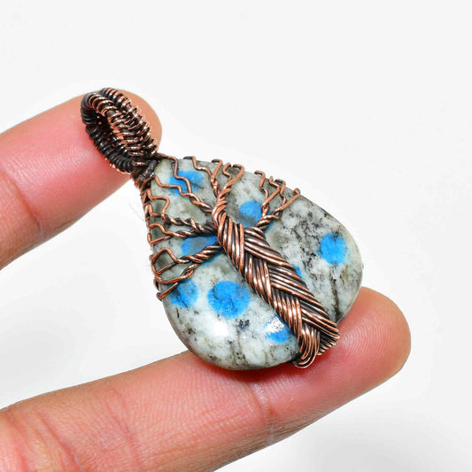 Serenity’s Embrace – Labradorite & Copper Pendant