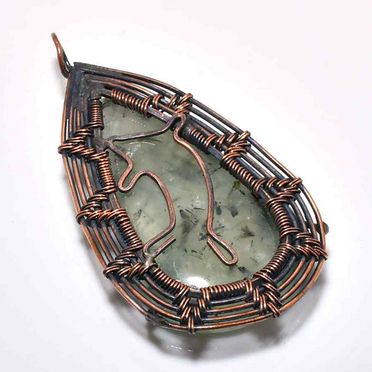 Verdant Tranquility – Copper-Wrapped Green Crystal Pendant