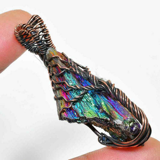 Aurora’s Embrace – Rainbow Aura Quartz Copper Pendant