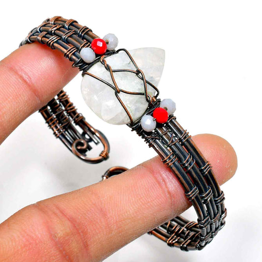 Selene’s Embrace – Moonstone & Copper Bracelet
