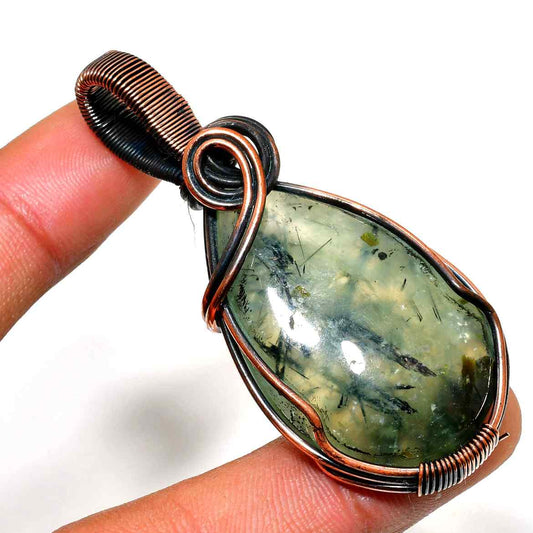 Verdant Harmony – Chrysoprase Copper Pendant