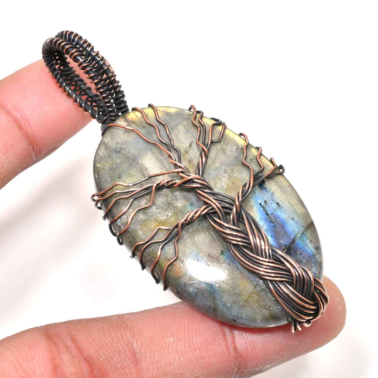 Nova’s Veil – Labradorite Copper Pendant
