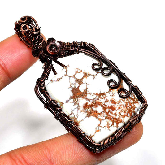 Serenity’s Embrace – Howlite Copper Pendant