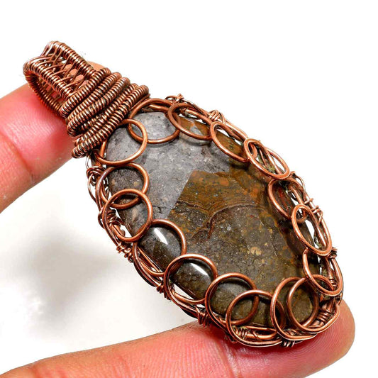 Gaia’s Radiance – Labradorite Copper Pendant