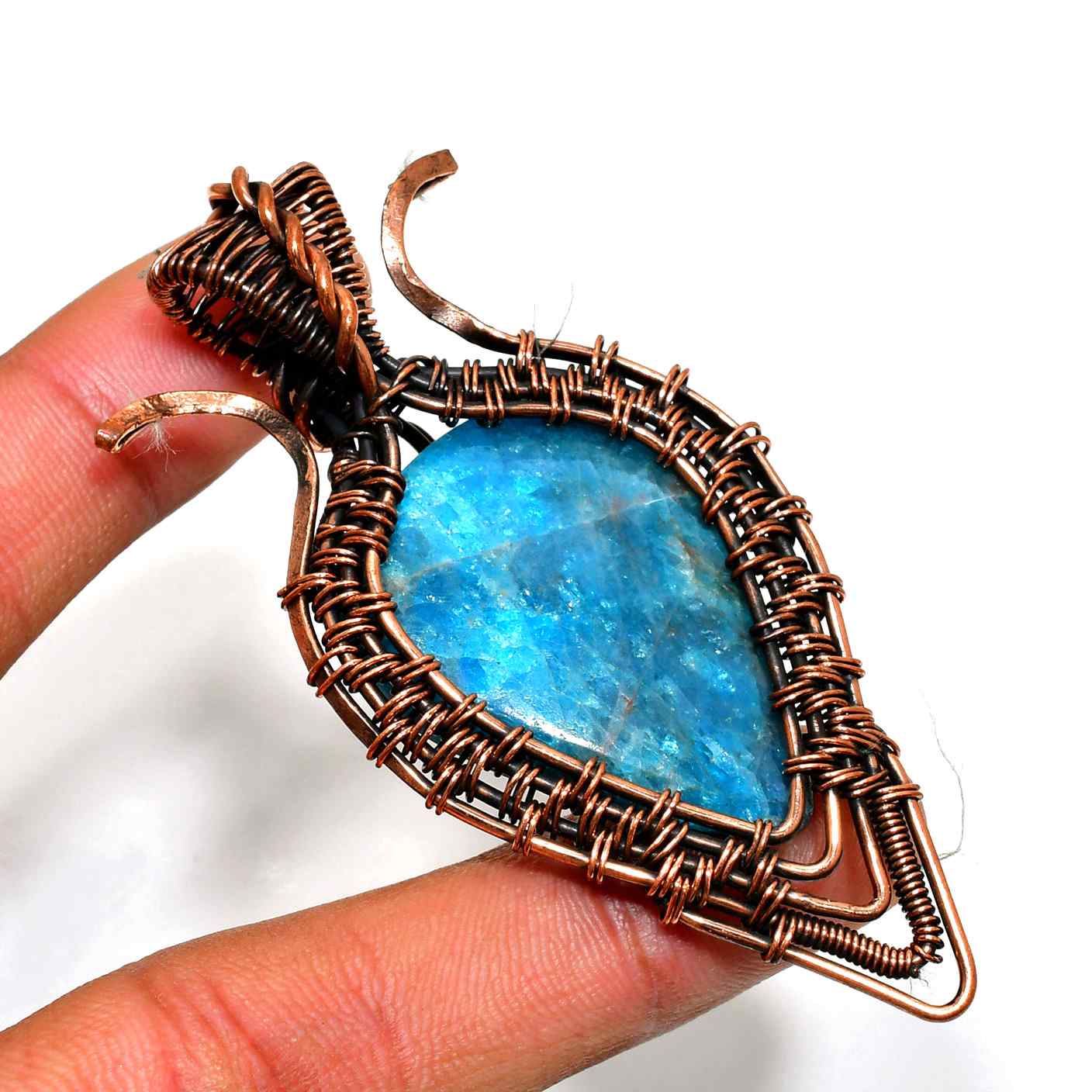 Azure Grace – Hand-Wrapped Labradorite Copper Pendant