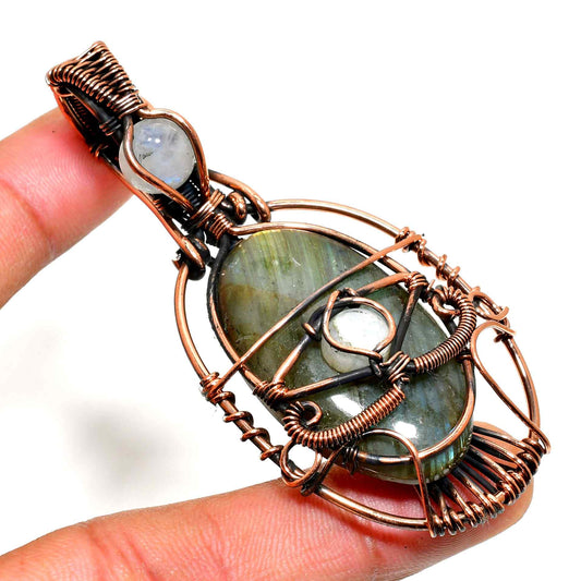Mystic Harmony – Labradorite Copper Pendant