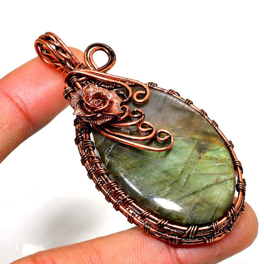 Serenity Rose – Labradorite & Copper Pendant