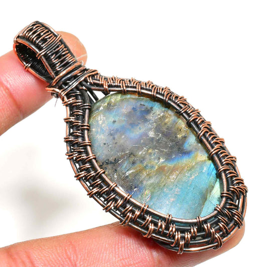 Aurora’s Veil – Labradorite Copper Pendant