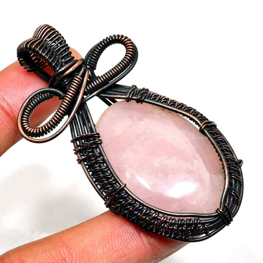 Aria’s Embrace – Rose Quartz Copper Pendant