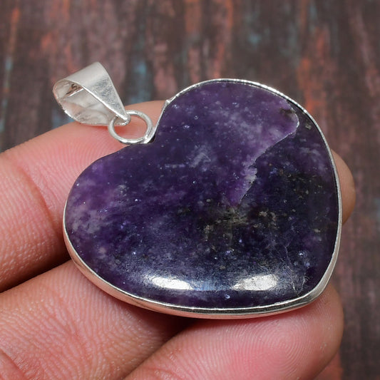 Aurora’s Heart – Silver Amethyst Pendant