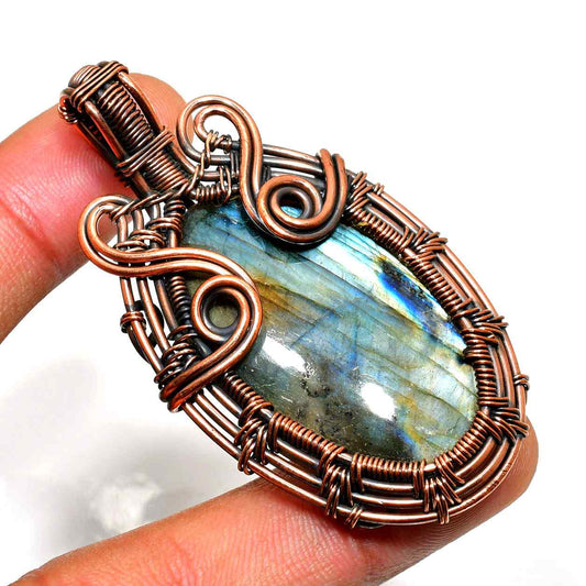 Starlit Wonder – Labradorite & Antique Copper Pendant