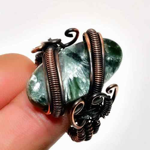 Gaia’s Embrace – Green Tourmaline Copper Ring