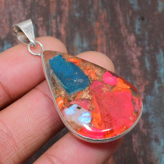 Aurora Journey – Resin & Gemstone Pendant