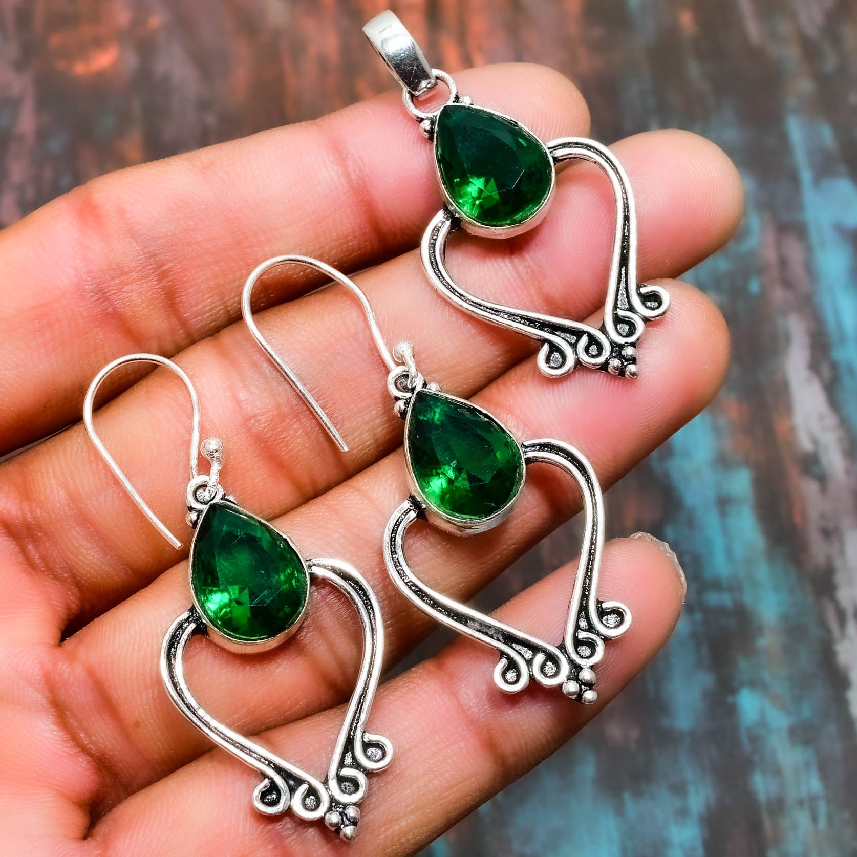 Emerald Embrace – Silver Heart Earrings