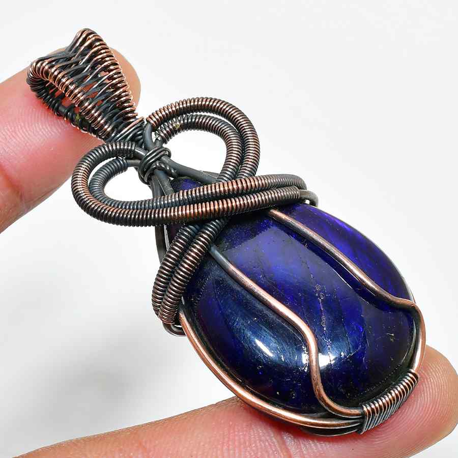 Truthseeker’s Embrace – Lapis Lazuli Copper Pendant