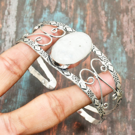 Selene’s Whisper – Moonstone Silver Wire Bracelet