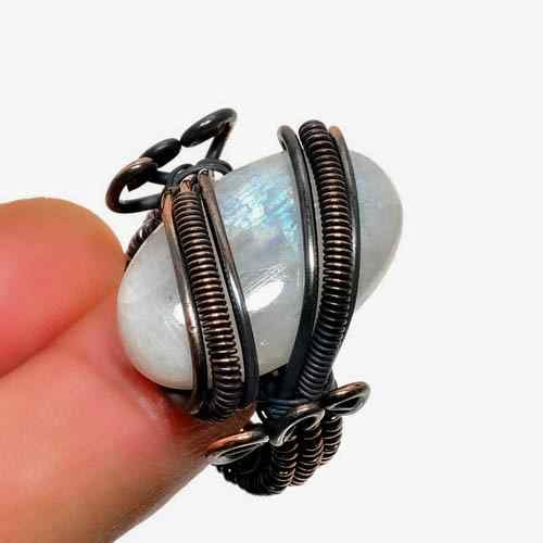 Lunar Embrace – Oxidized Copper Moonstone Ring