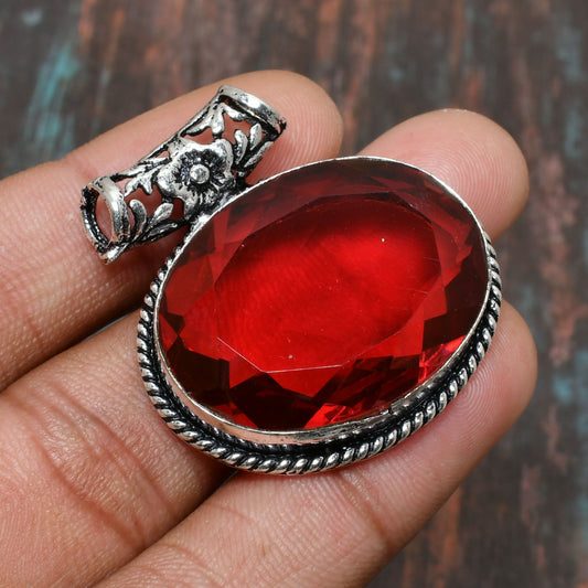 Ember’s Embrace – Silver Floral Red Gemstone Pendant