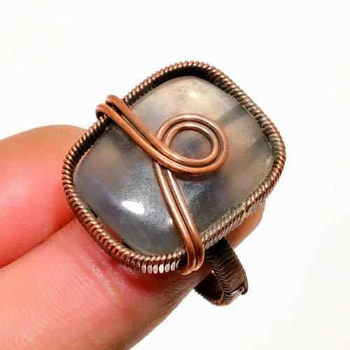 Aurora’s Embrace – Labradorite Copper Wrap Ring