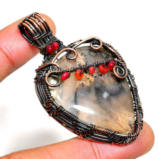 Earth’s Embrace – Agate Copper Pendant