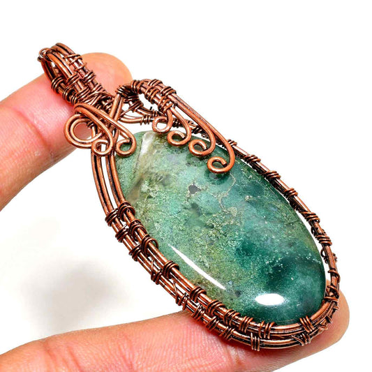 Earth’s Embrace – Green Aventurine Copper Pendant