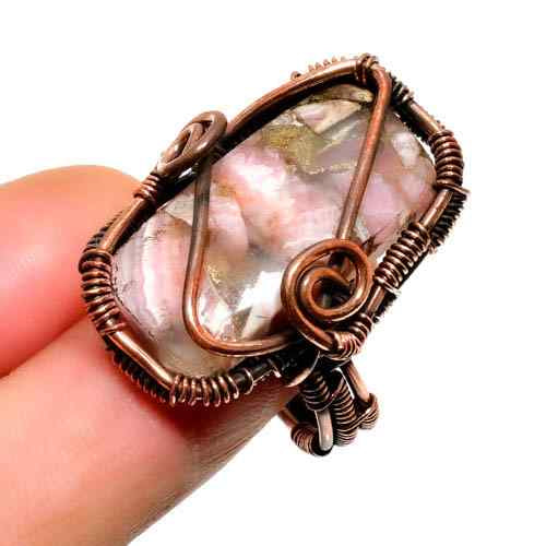 Amora’s Glow – Rose Quartz Copper Pendant