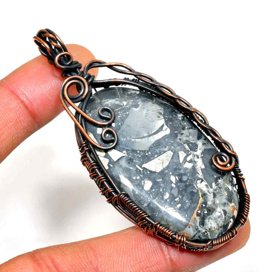Gaia’s Embrace – Copper-Wrapped Agate Pendant