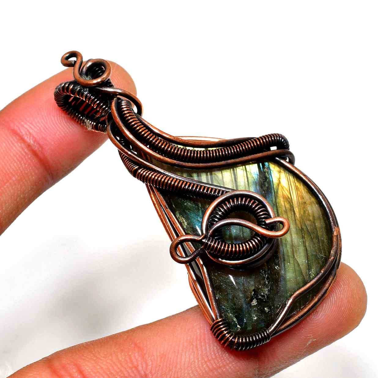 Mystic Veil – Labradorite Copper Pendant