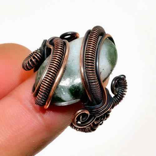 Verdant Embrace – Green Fluorite Copper Coil Ring