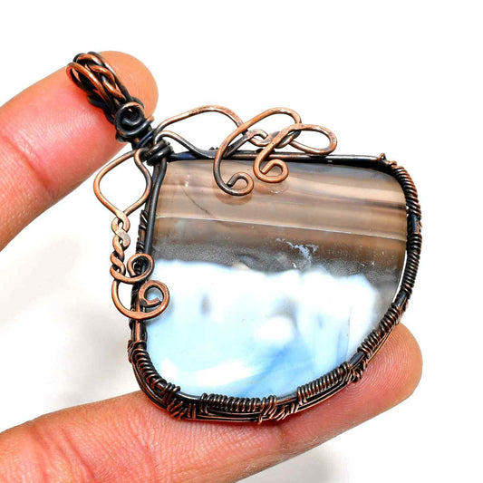 Gaia’s Harmony – Copper-Wrapped Agate Pendant