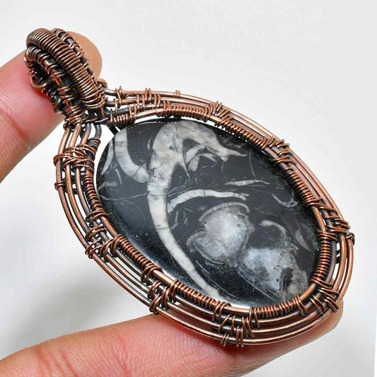 Seraphine’s Embrace – Copper-Wrapped Black Agate Pendant