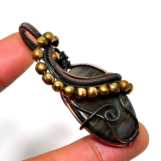 Aurora’s Veil – Labradorite Copper Pendant