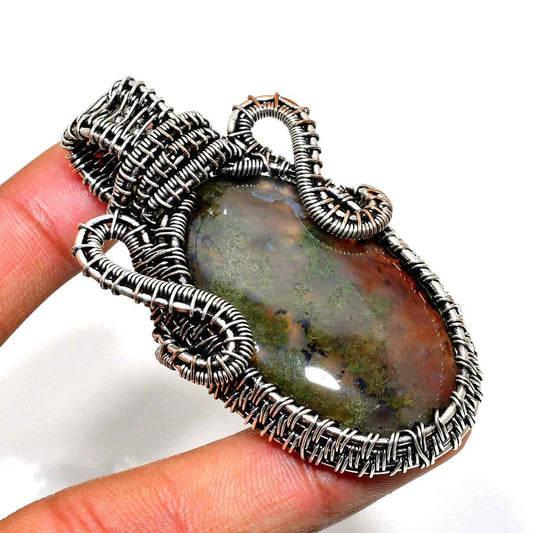Gaia’s Embrace – Hand-Wrapped Agate & Silver-Tone Pendant