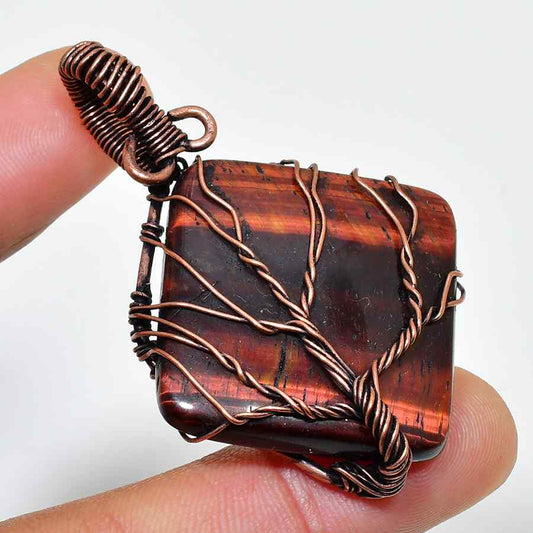 Ember’s Embrace – Tiger’s Eye Copper Pendant