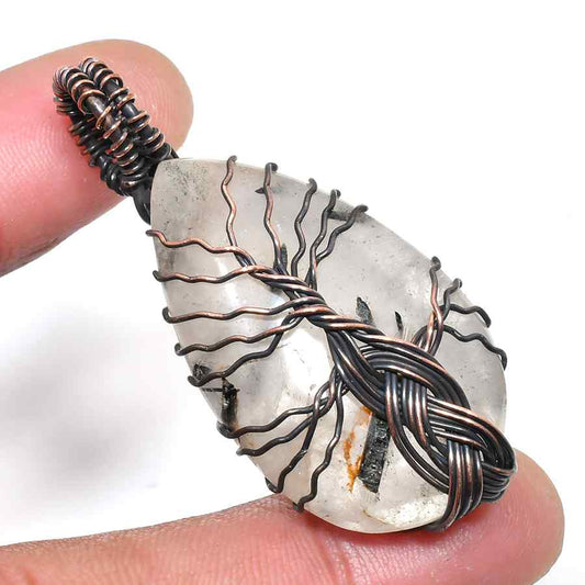 Harmony’s Glow – Copper-Wrapped Quartz Pendant