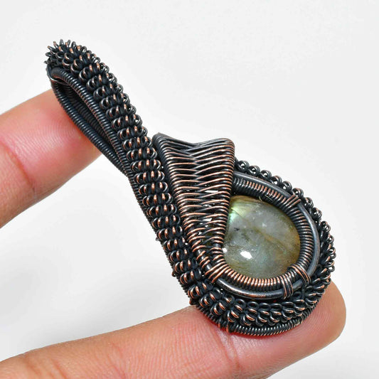 Selene’s Glow – Labradorite Copper Pendant