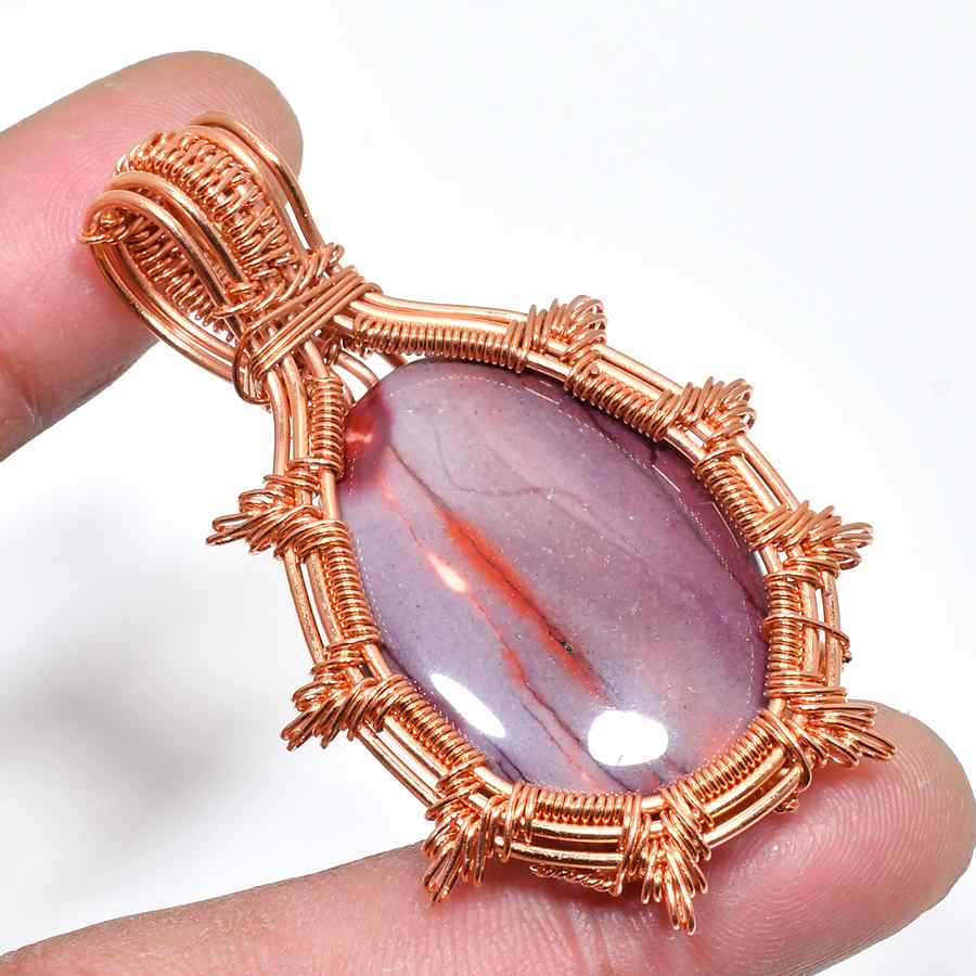 Serenity’s Embrace – Rose Gold Agate Pendant