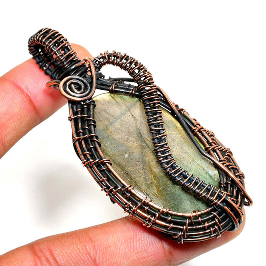 Mystic Aurora – Labradorite & Antique Silver Pendant