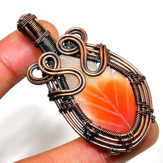 Gaia’s Embrace – Agate Copper Leaf Pendant