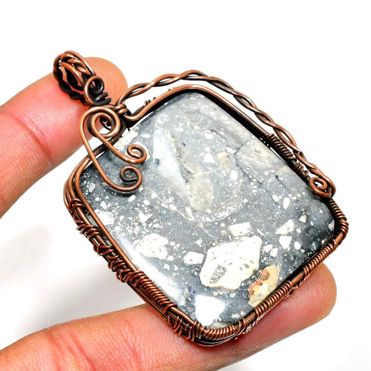 Terra’s Embrace – Agate & Copper Pendant