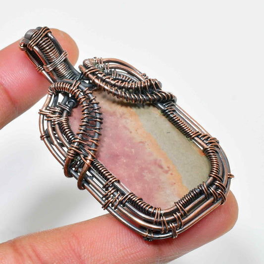 Selene’s Embrace – Amethyst Copper Pendant