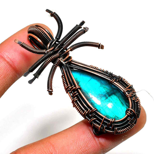 Serenity’s Embrace – Turquoise Copper Pendant