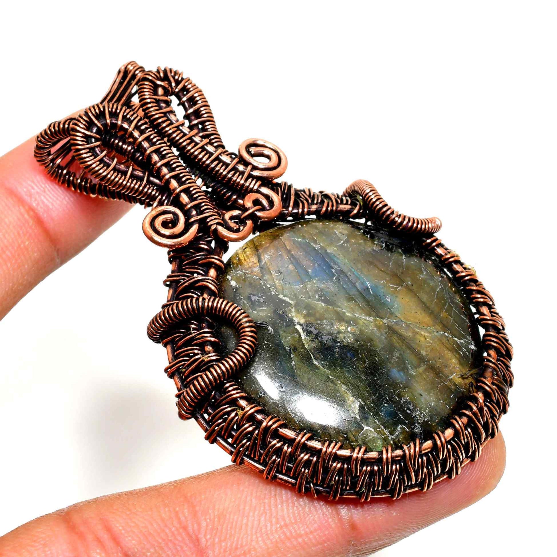 Aurora’s Radiance – Labradorite & Copper Pendant