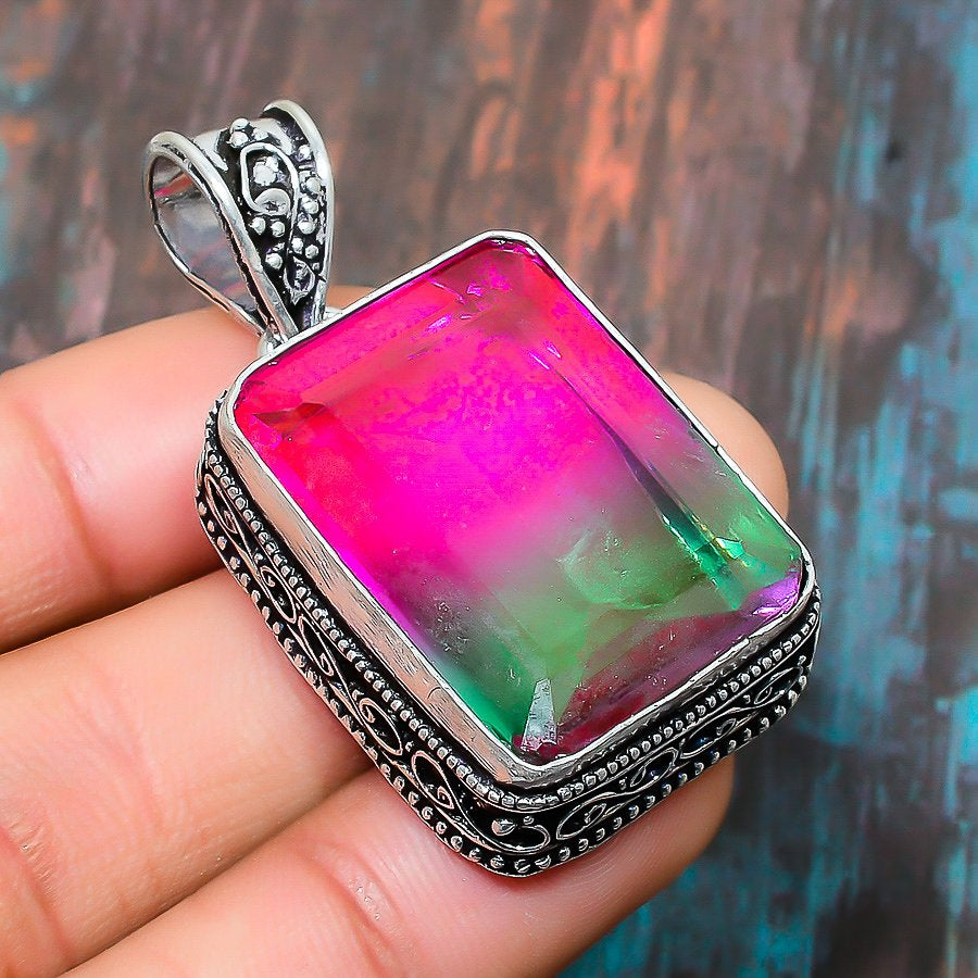 Radiant Essence – Tourmaline Silver Filigree Pendant
