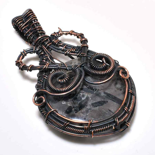 Enigma Pendant – Raw Quartz in Black Wire
