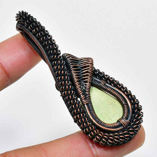 Verdant Serenity – Copper-Wrapped Green Gem Pendant