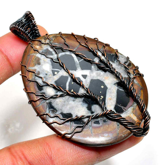 Ember’s Embrace – Obsidian Copper Pendant