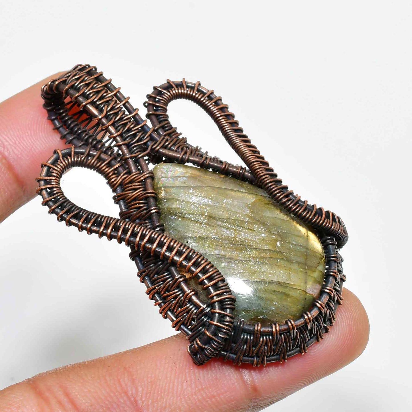 Illuminated Essence – Labradorite Copper Pendant